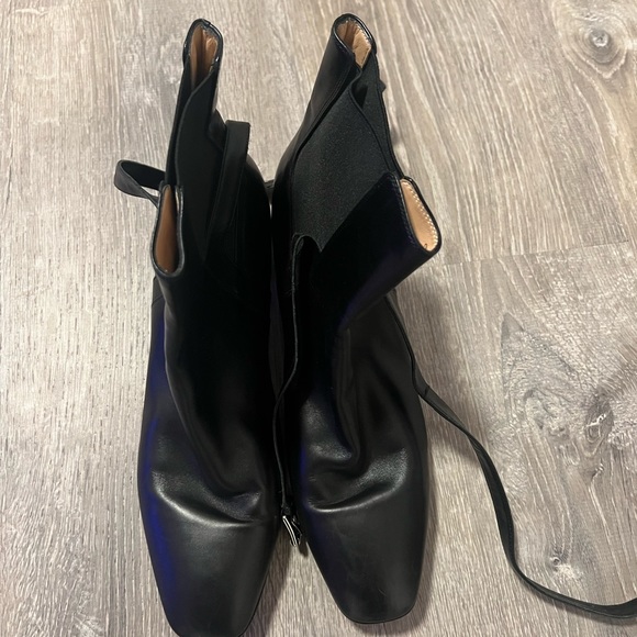 Gianvito Rossi Chelsea Booties - Picture 2 of 6